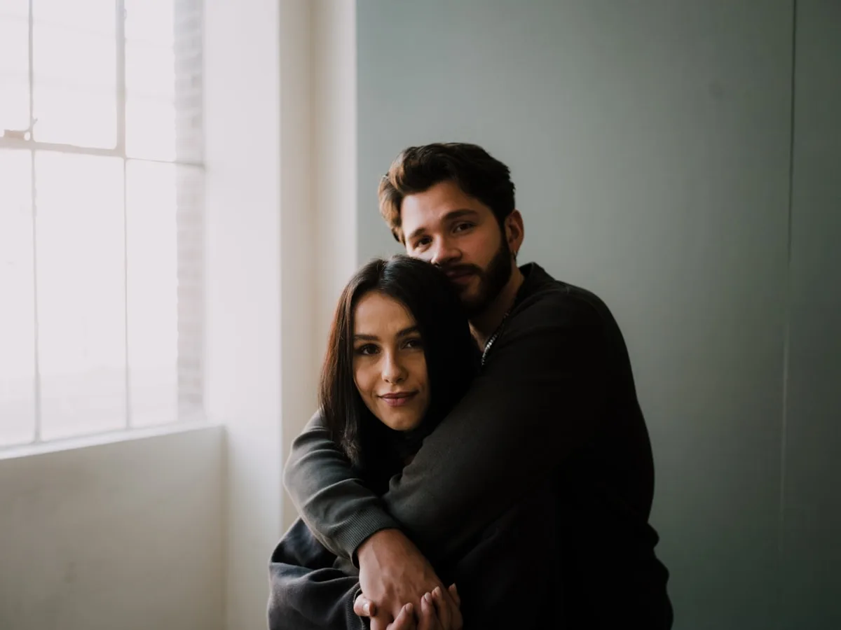 Natural couple portrait — candid, warm and genuine